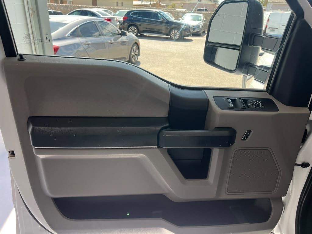 Ford F-350 SD XL Crew Cab Long Bed DRW 4WD 2022