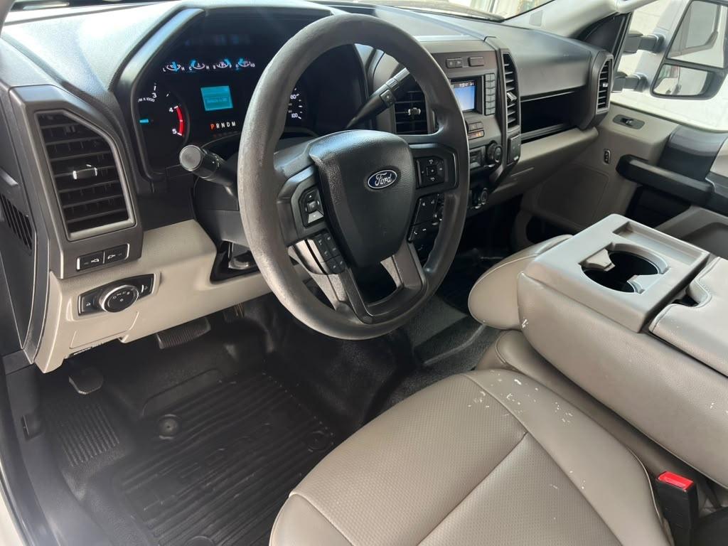 Ford F-350 SD XL Crew Cab Long Bed DRW 4WD 2022