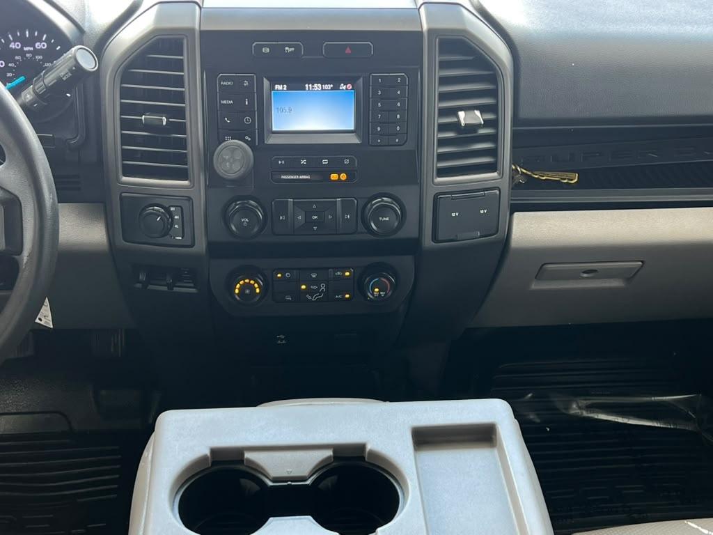 Ford F-350 SD XL Crew Cab Long Bed DRW 4WD 2022