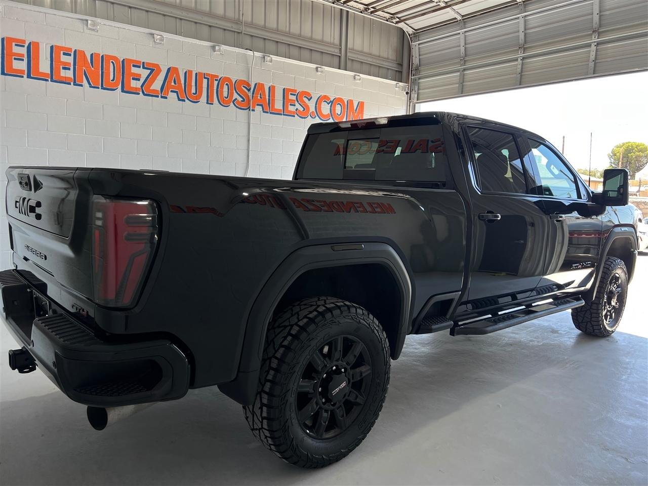 GMC Sierra 2500HD AT4 Crew Cab 4WD 2024