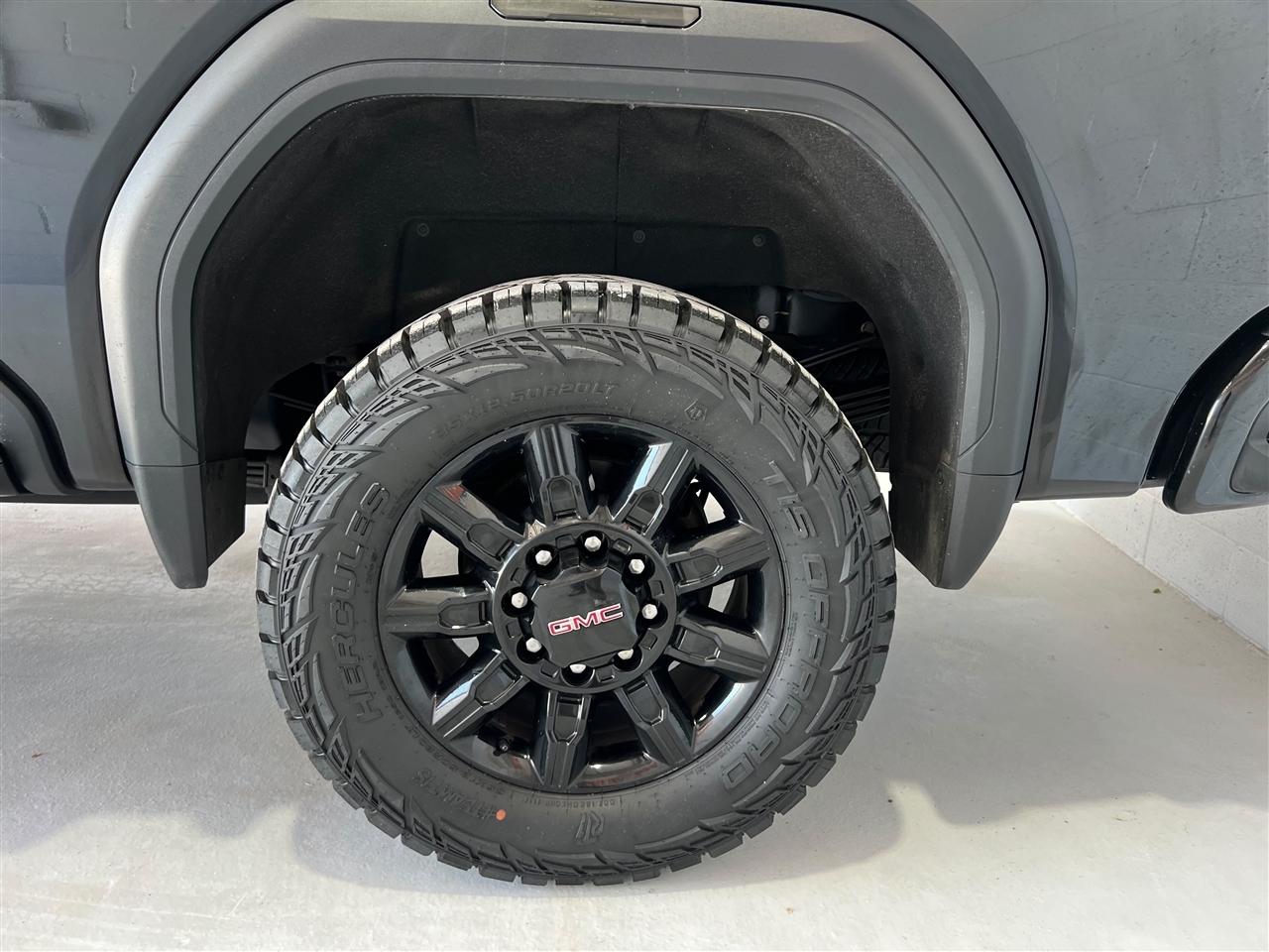 GMC Sierra 2500HD AT4 Crew Cab 4WD 2024