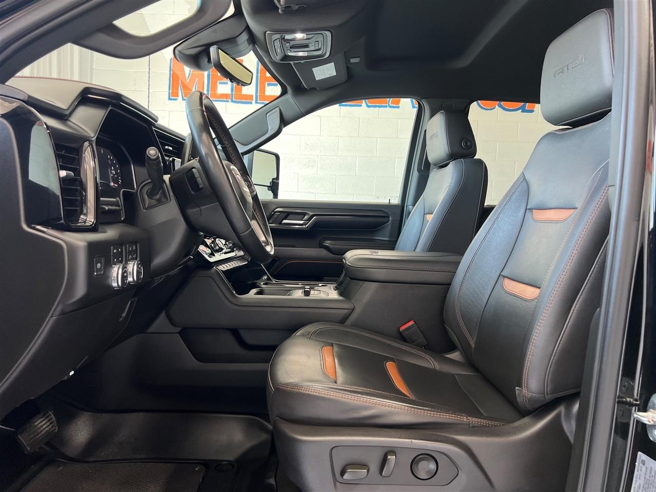 GMC Sierra 2500HD AT4 Crew Cab 4WD 2024
