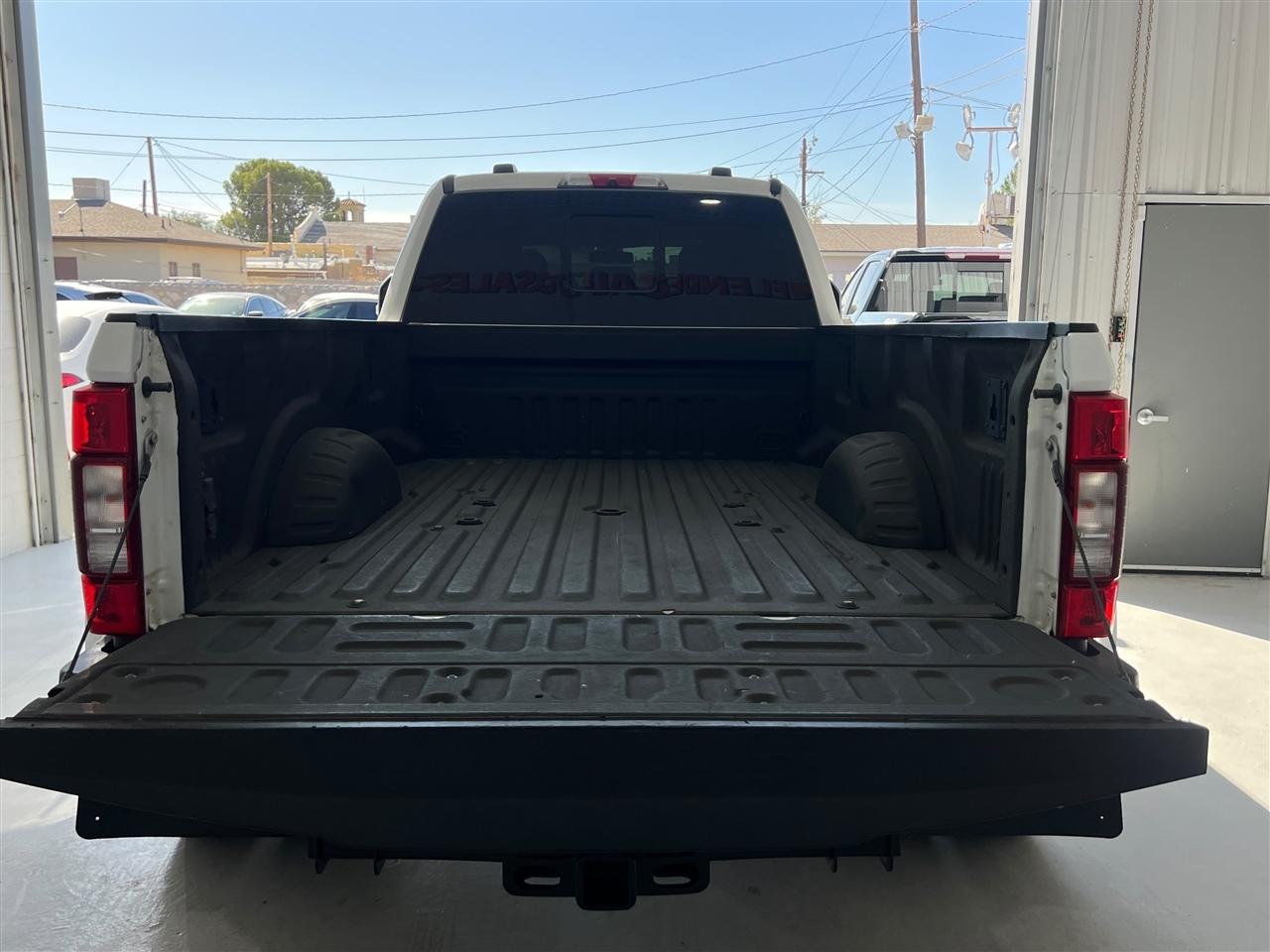 Ford F-350 SD Lariat Crew Cab Long Bed DRW 4WD 2022
