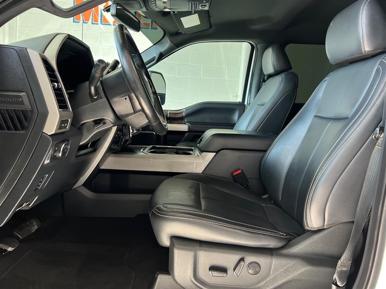 Ford F-350 SD Lariat Crew Cab Long Bed DRW 4WD 2022