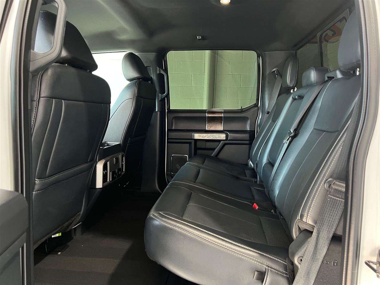 Ford F-350 SD Lariat Crew Cab Long Bed DRW 4WD 2022