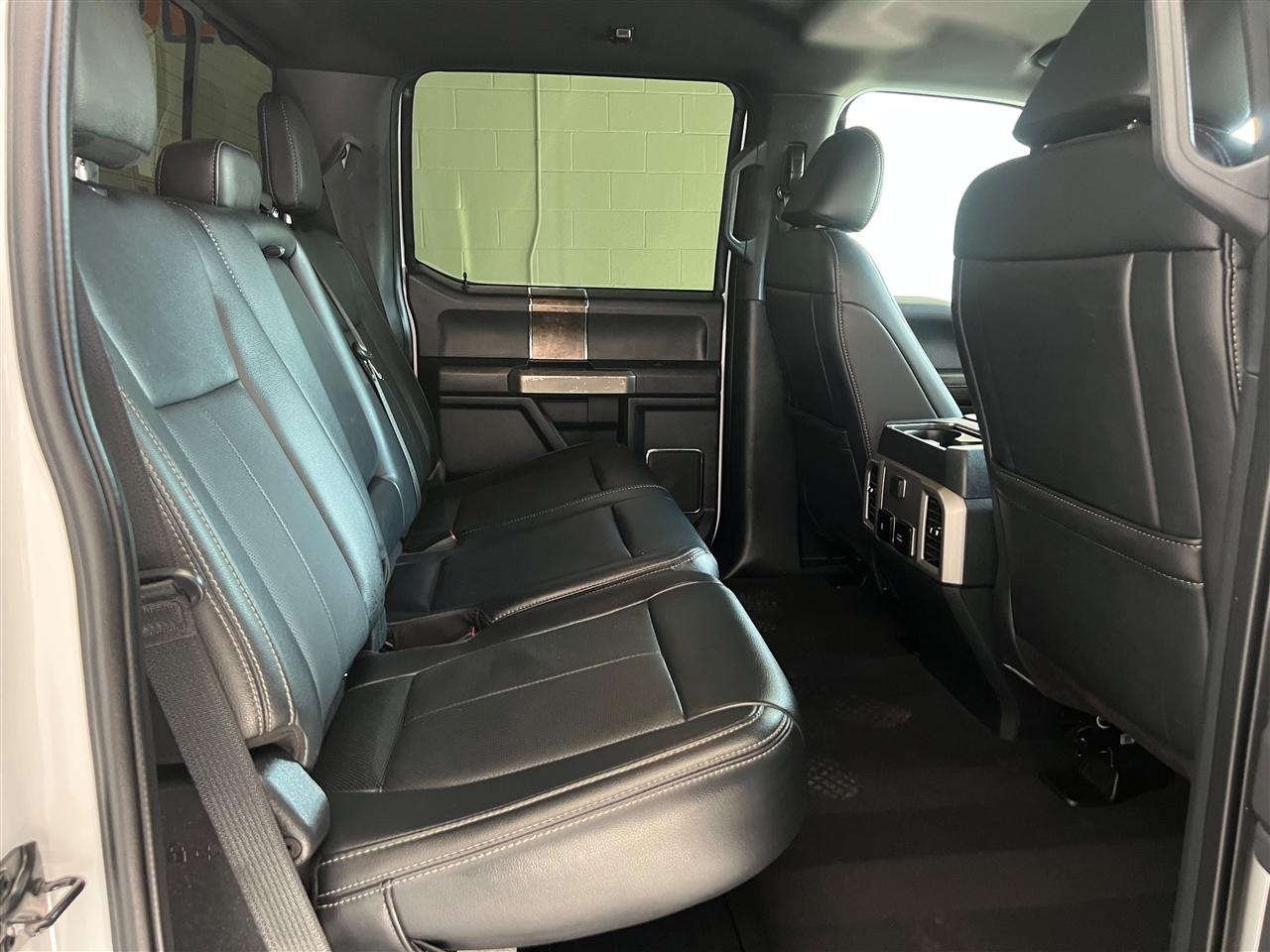 Ford F-350 SD Lariat Crew Cab Long Bed DRW 4WD 2022