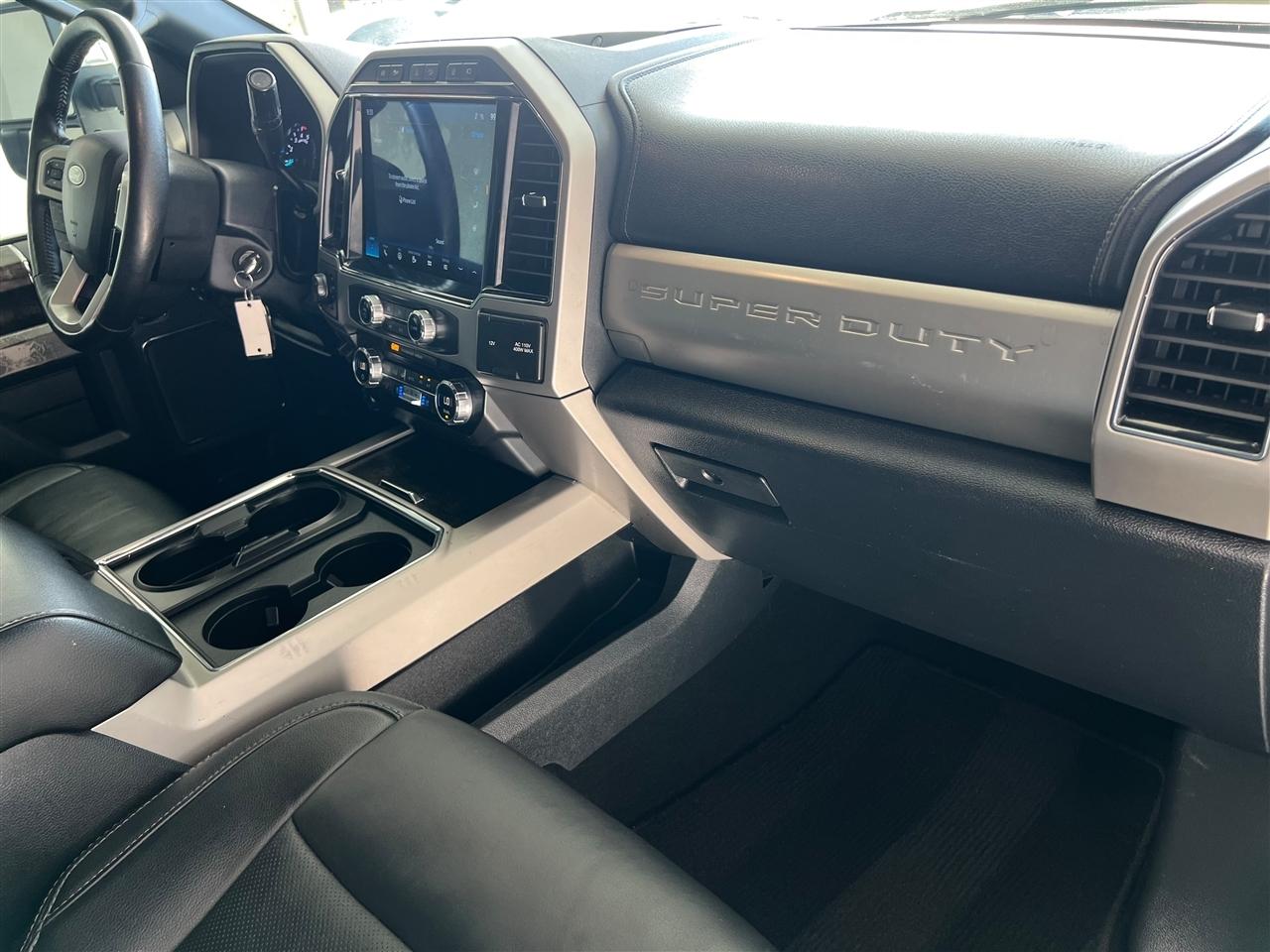 Ford F-350 SD Lariat Crew Cab Long Bed DRW 4WD 2022
