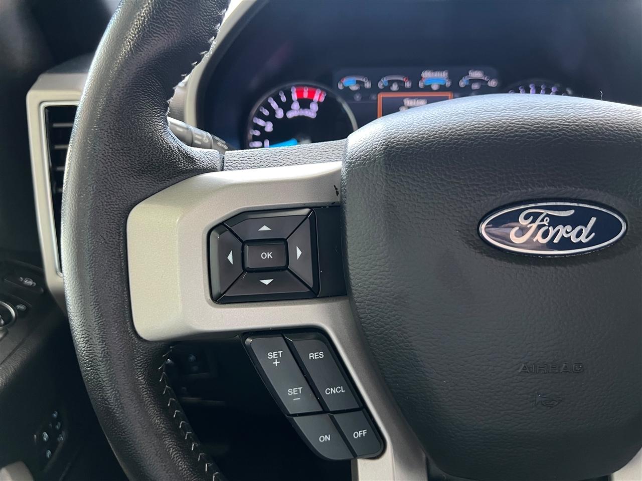 Ford F-350 SD Lariat Crew Cab Long Bed DRW 4WD 2022