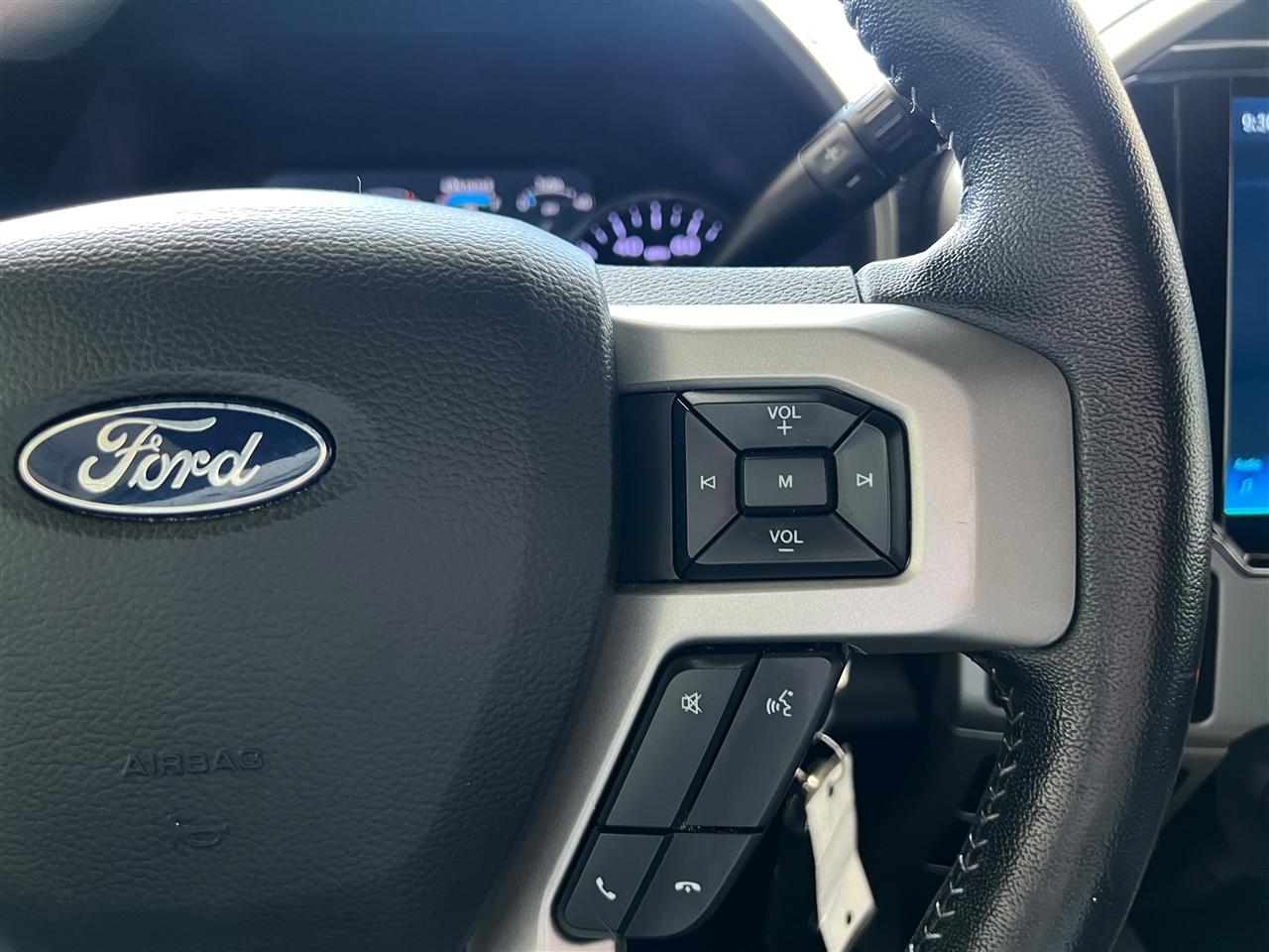Ford F-350 SD Lariat Crew Cab Long Bed DRW 4WD 2022