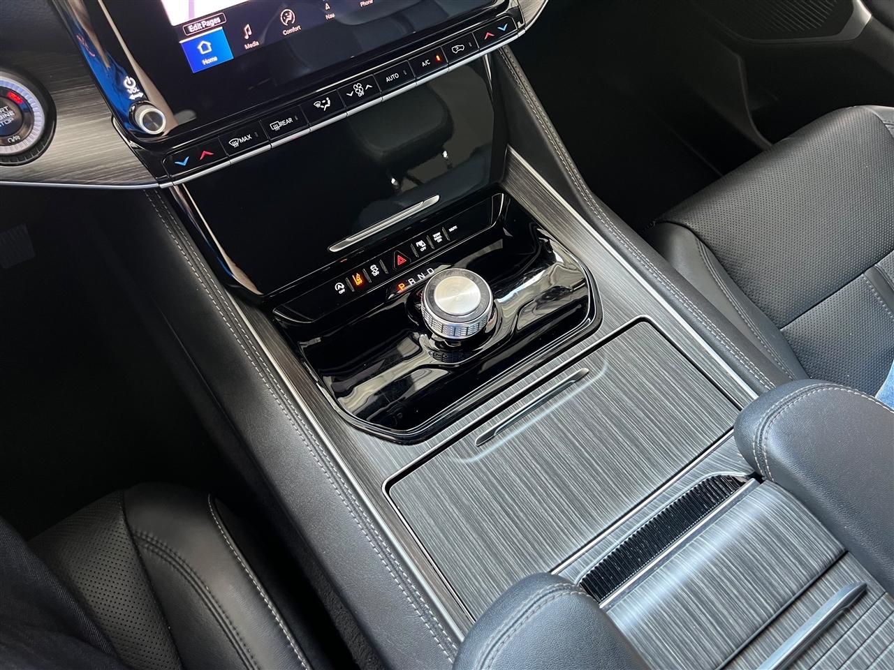 Jeep Wagoneer Series II 2024