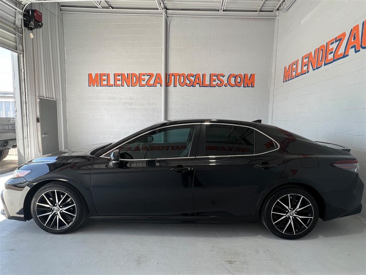 Toyota Camry SE 2022