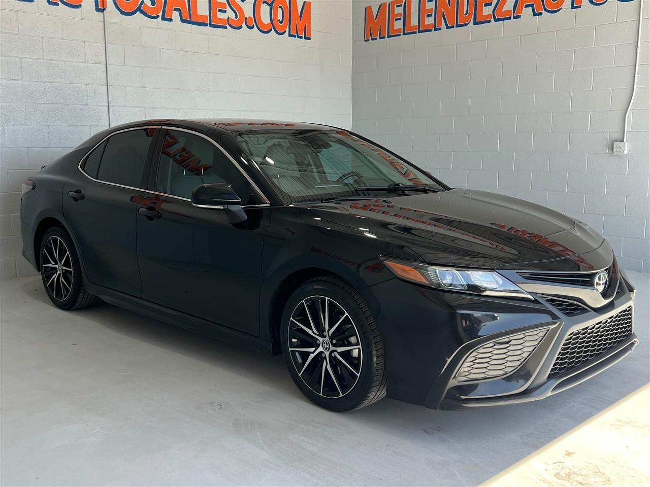 Toyota Camry SE 2022