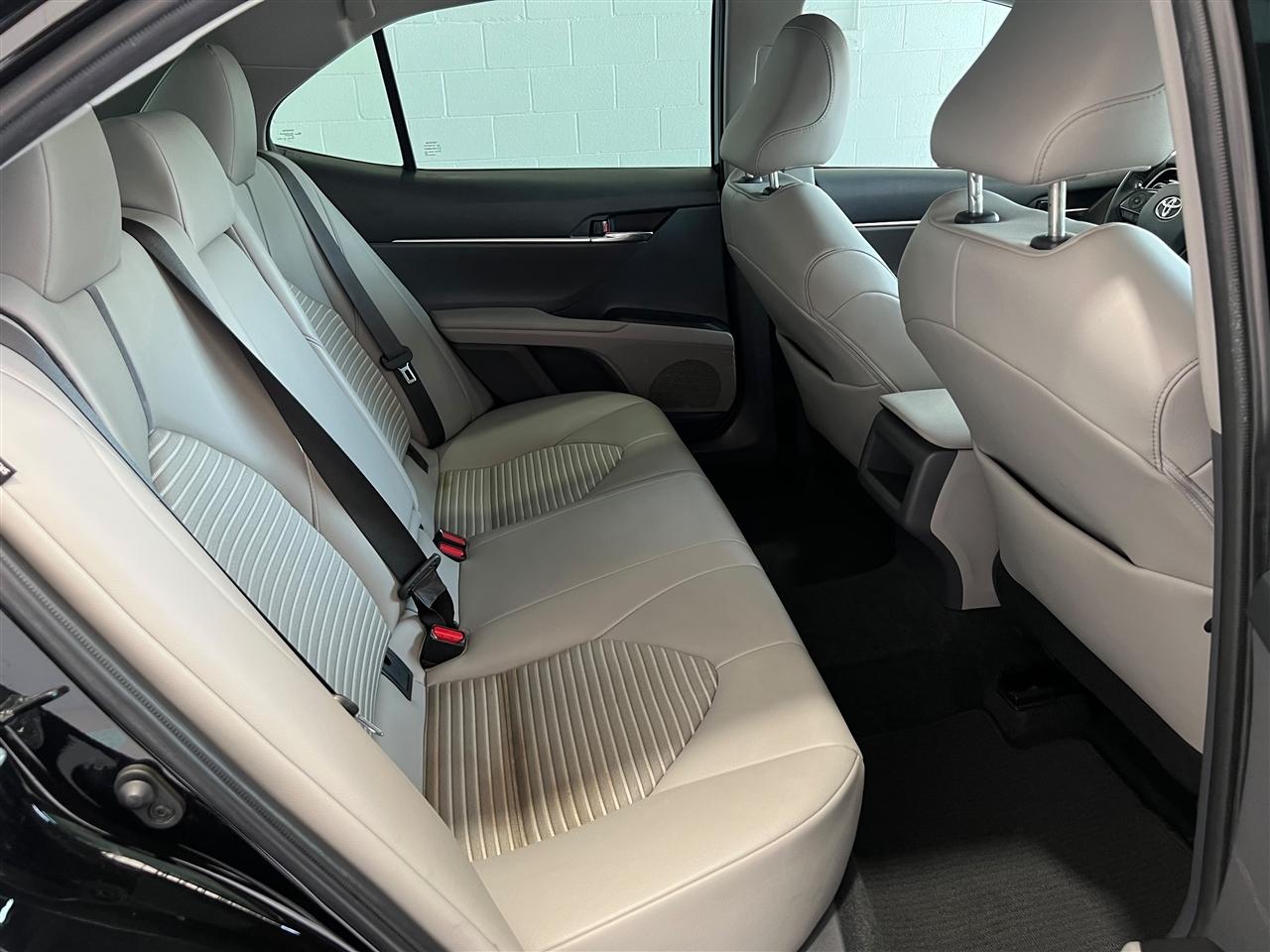 Toyota Camry SE 2022