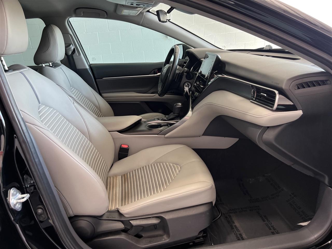 Toyota Camry SE 2022