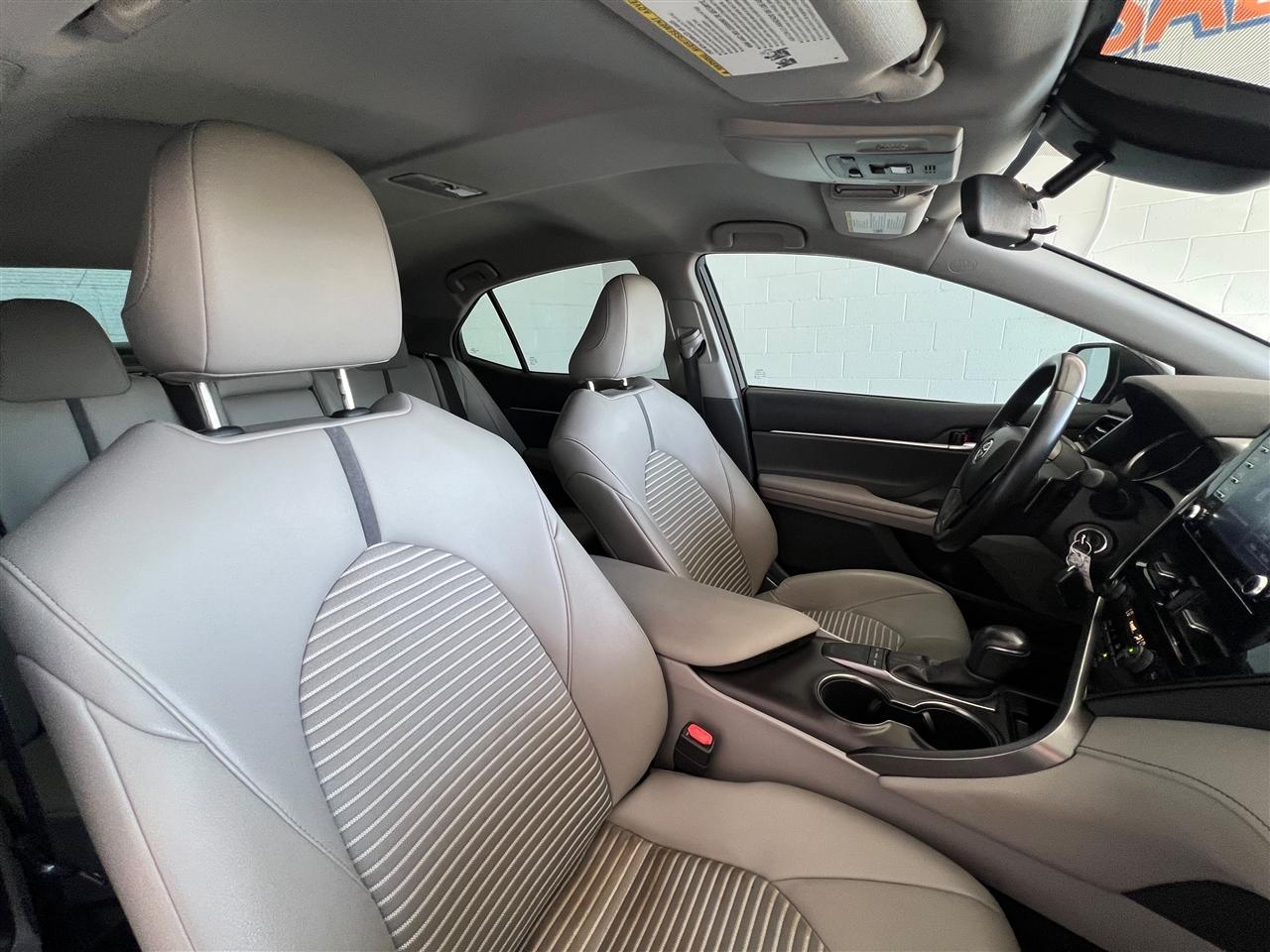 Toyota Camry SE 2022