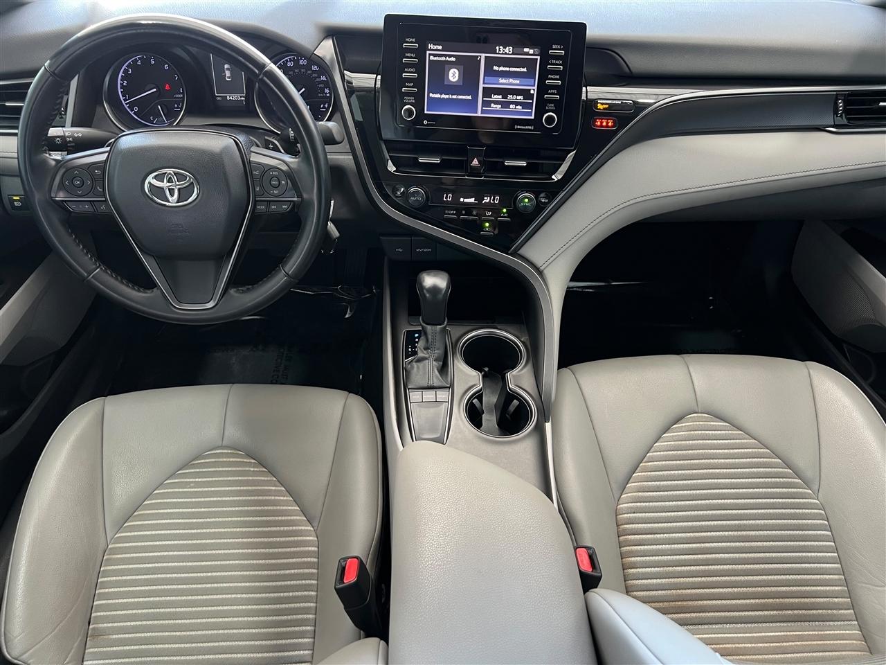 Toyota Camry SE 2022