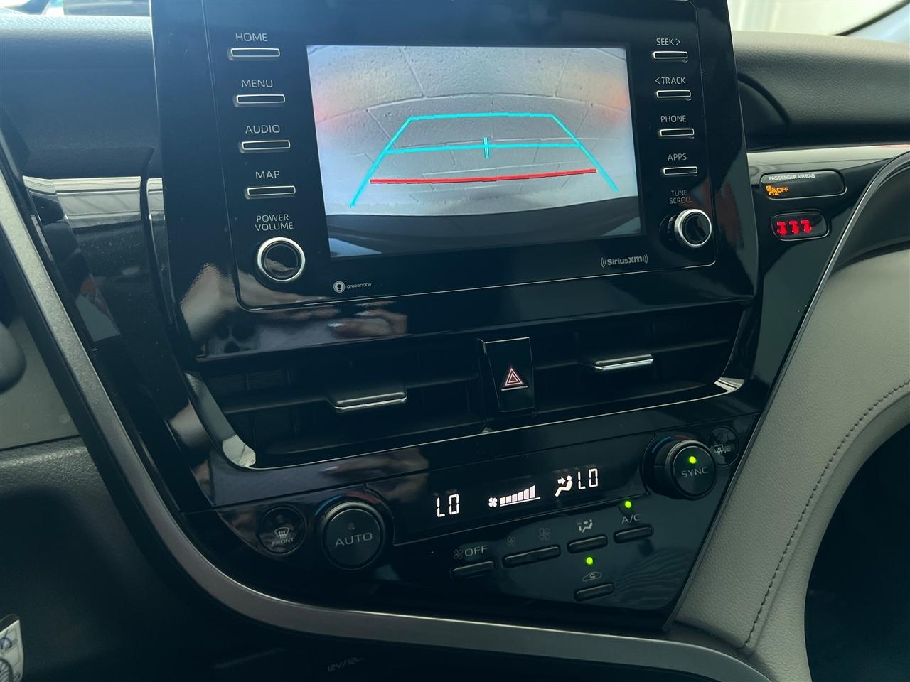 Toyota Camry SE 2022