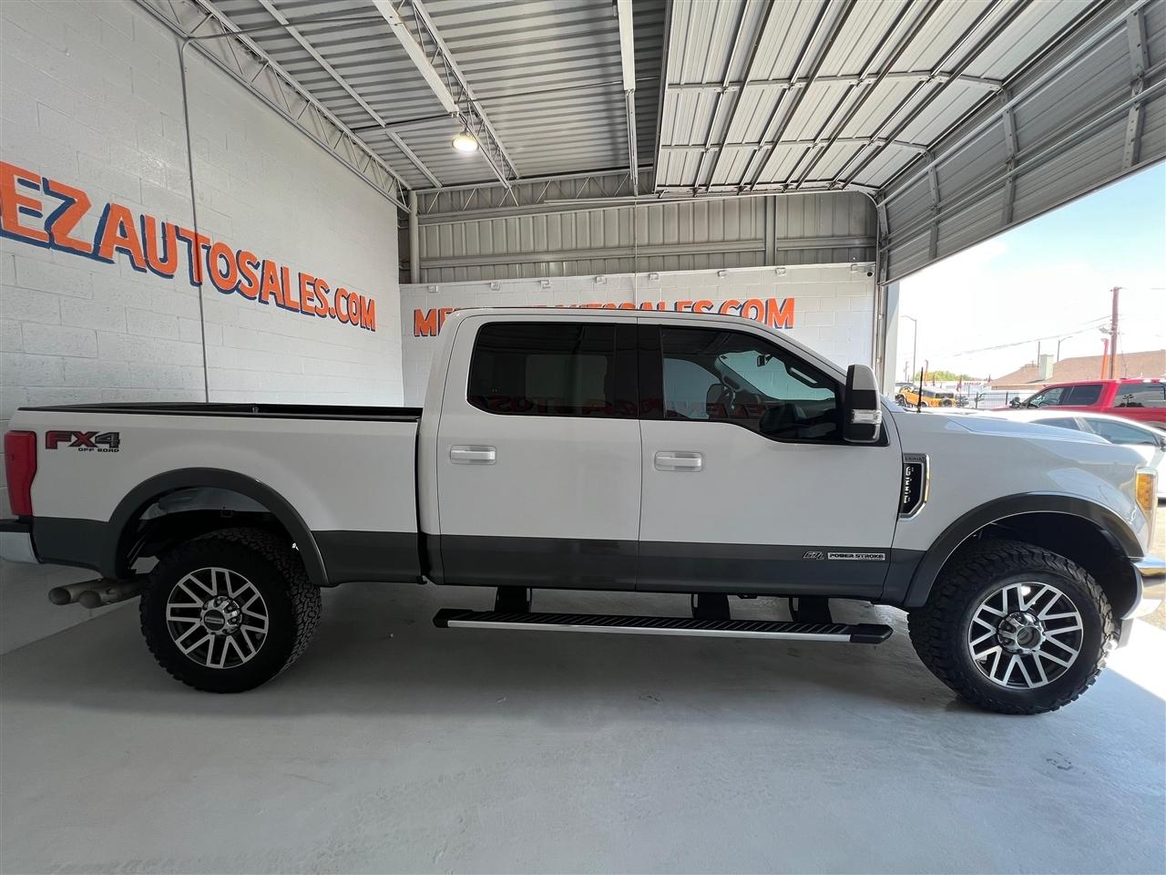 Ford F-250 SD Lariat Crew Cab 4WD 2017