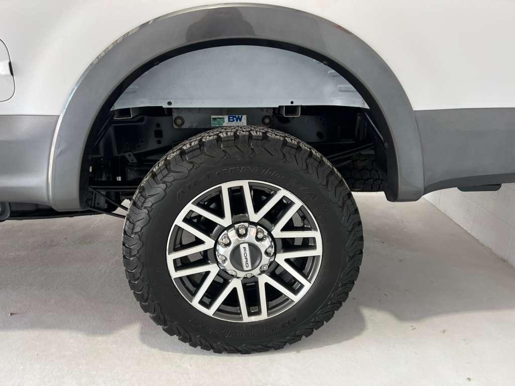 Ford F-250 SD Lariat Crew Cab 4WD 2017