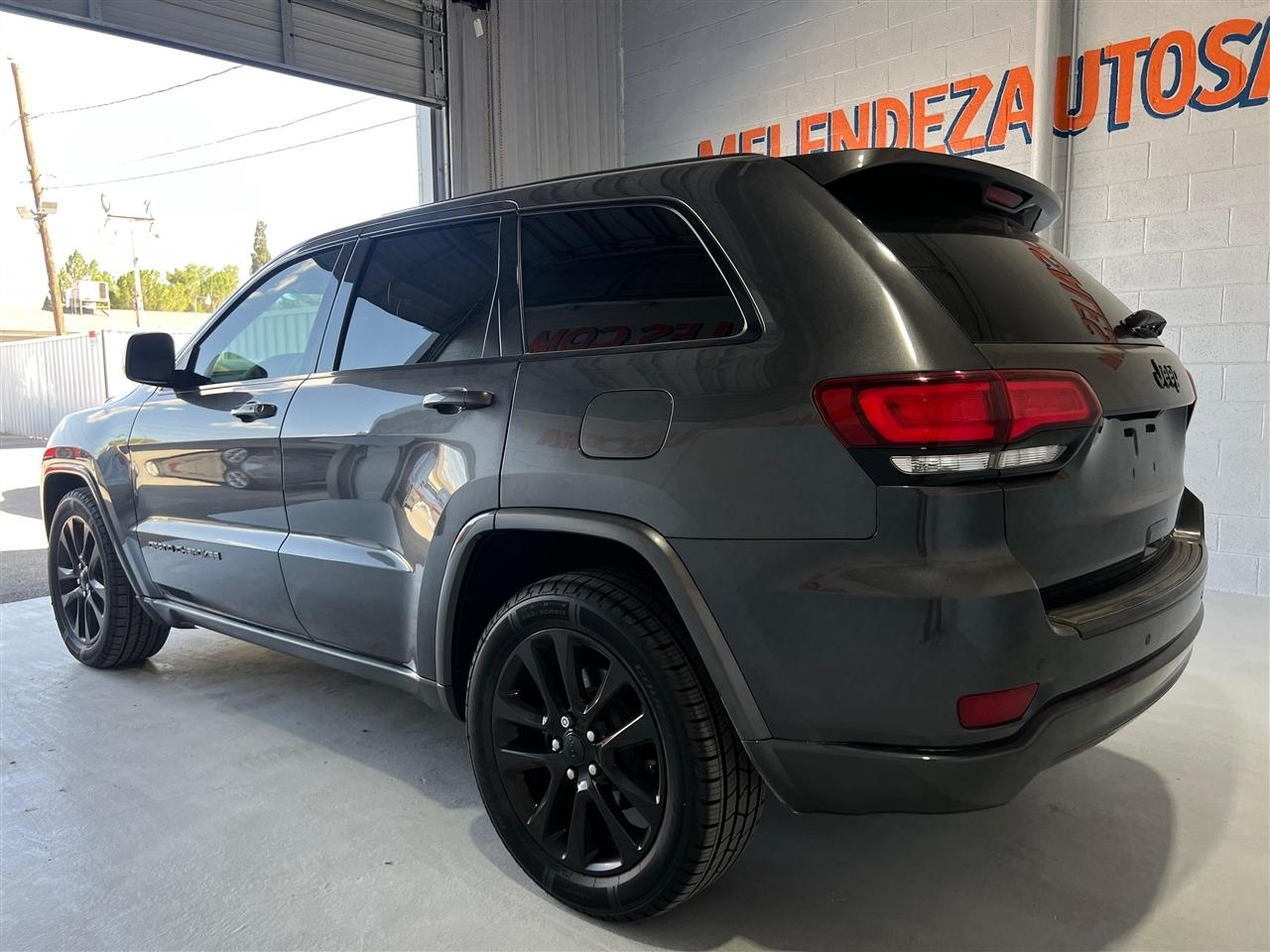Jeep Grand Cherokee Laredo 2WD 2018