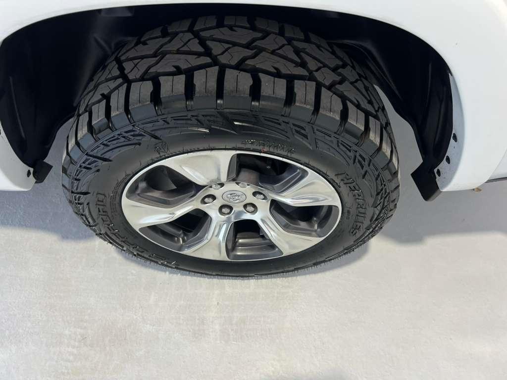 RAM 1500 Laramie Crew Cab SWB 4WD 2020