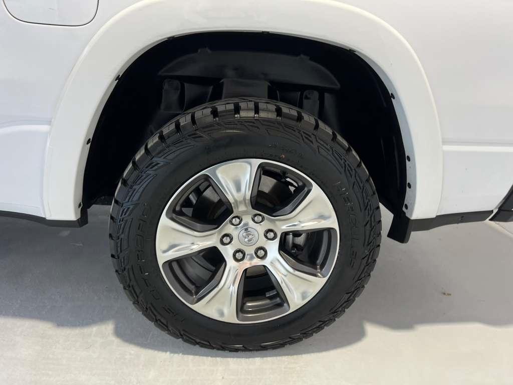 RAM 1500 Laramie Crew Cab SWB 4WD 2020
