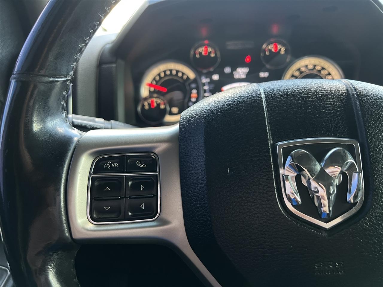 RAM 1500 Laramie Crew Cab SWB 4WD 2017