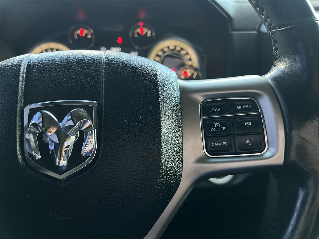 RAM 1500 Laramie Crew Cab SWB 4WD 2017