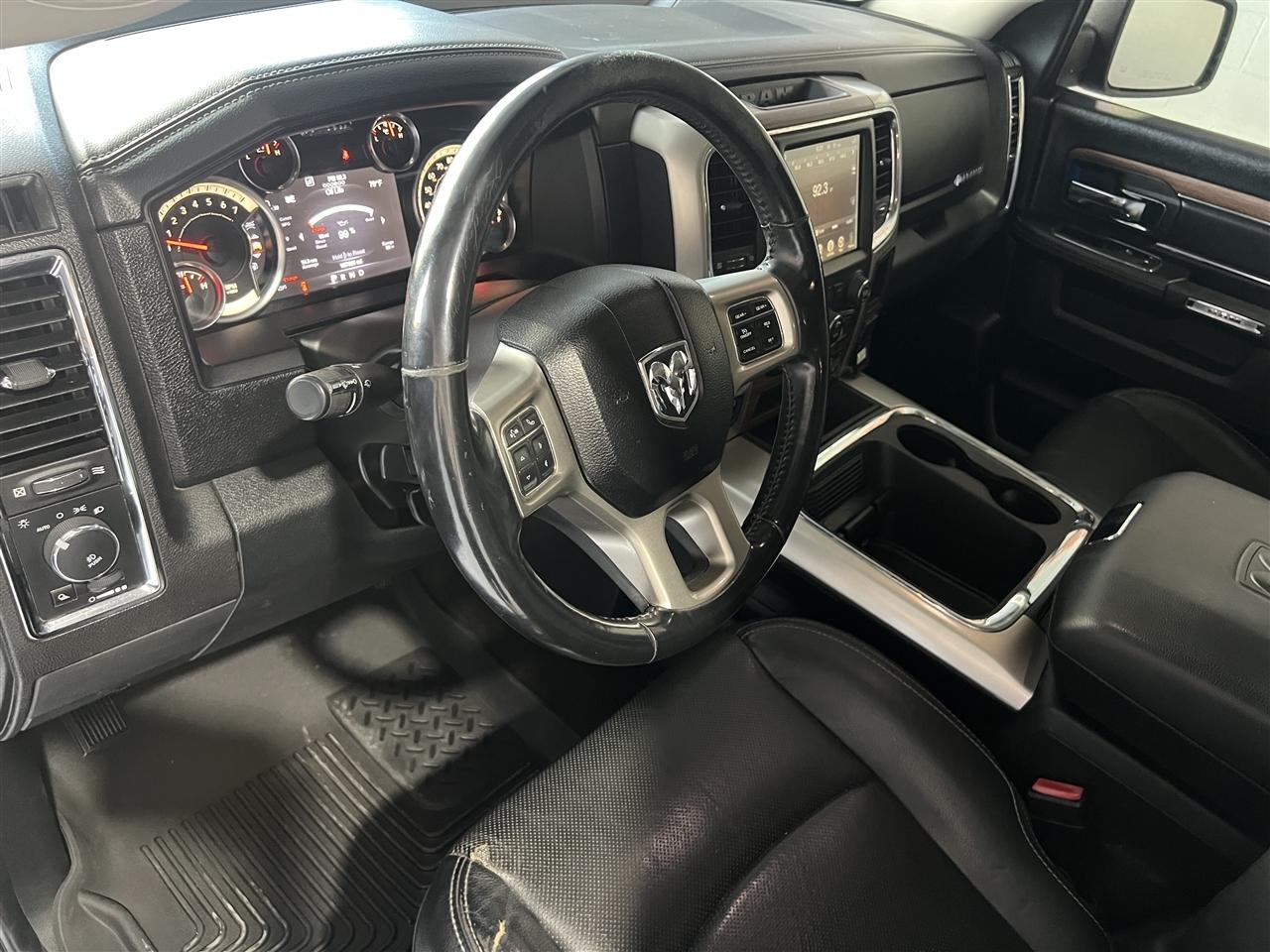 RAM 1500 Laramie Crew Cab SWB 4WD 2017