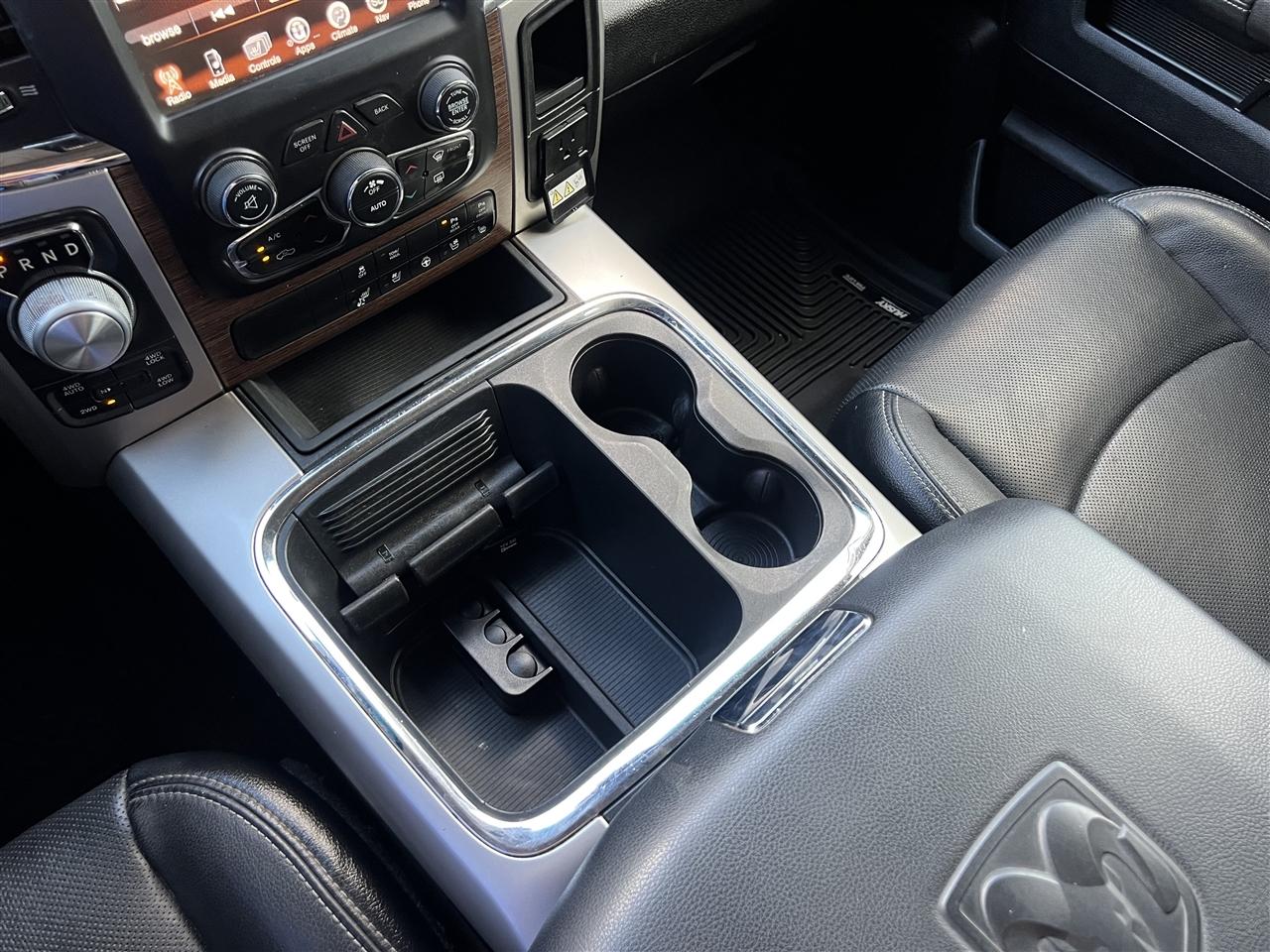 RAM 1500 Laramie Crew Cab SWB 4WD 2017