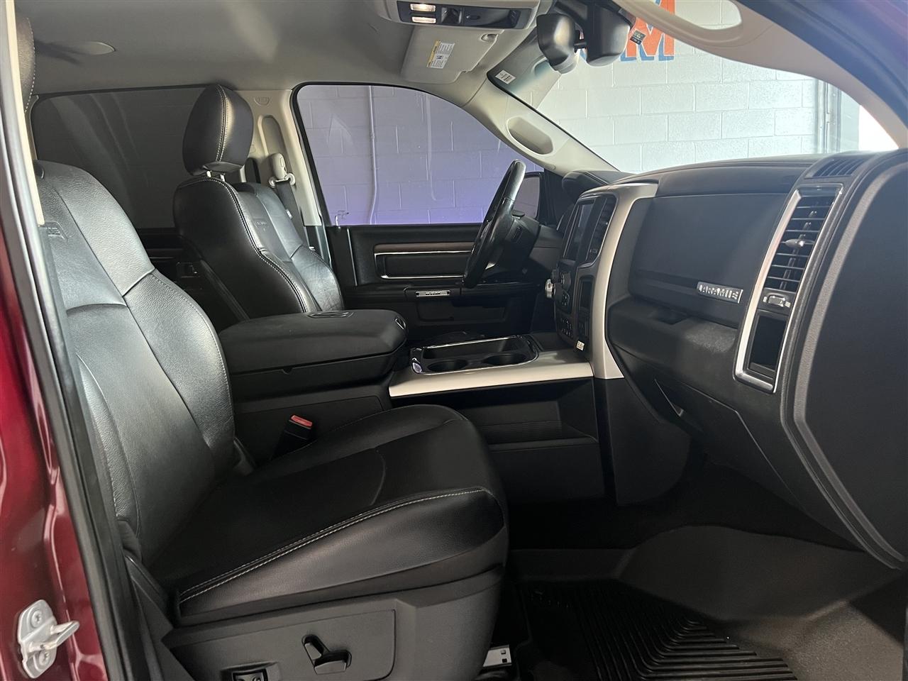 RAM 1500 Laramie Crew Cab SWB 4WD 2017
