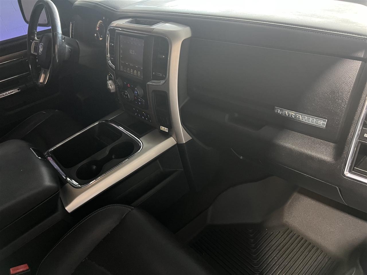 RAM 1500 Laramie Crew Cab SWB 4WD 2017