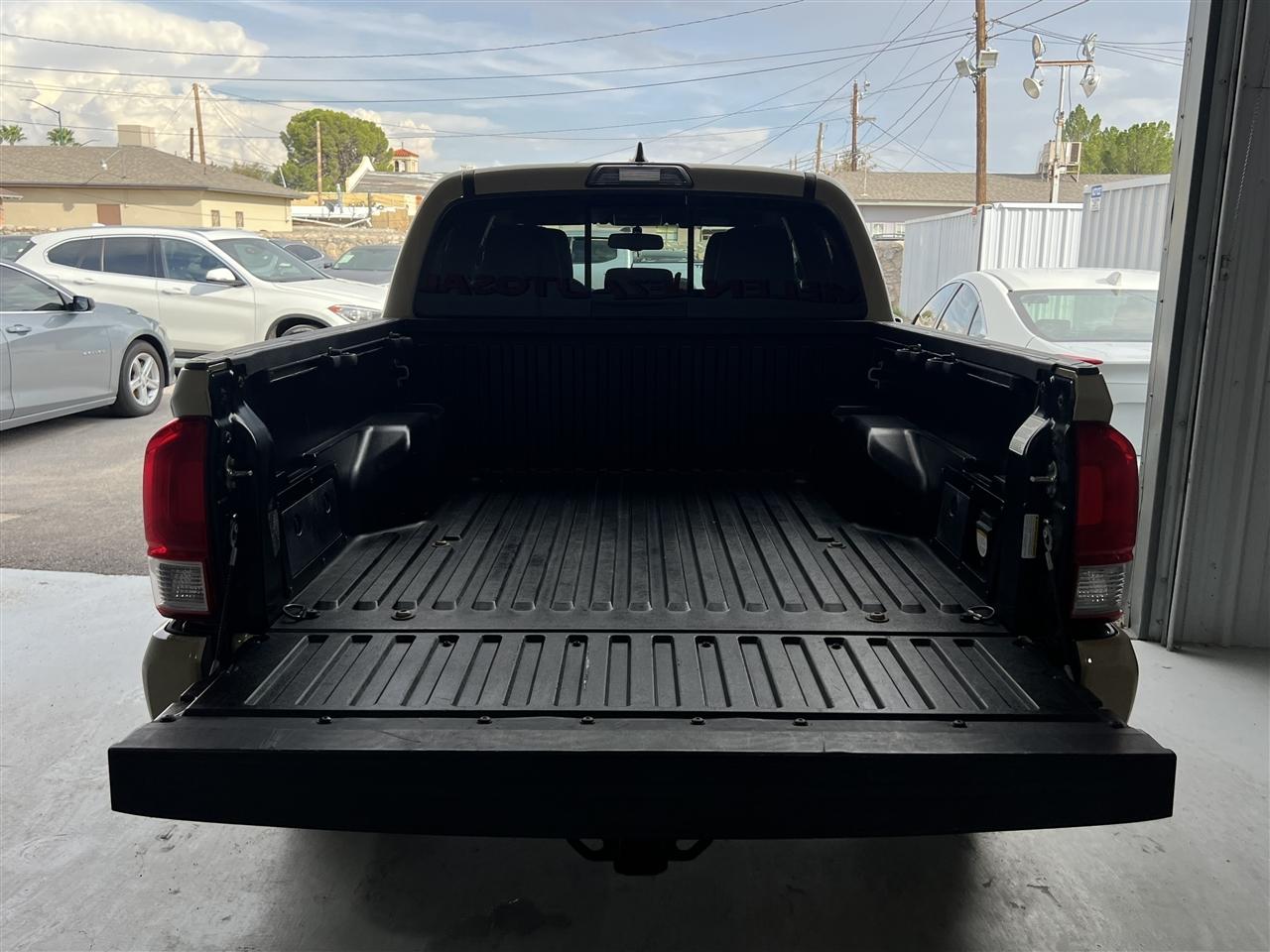 Toyota Tacoma SR5 Double Cab Long Bed V6 6AT 4WD 2017