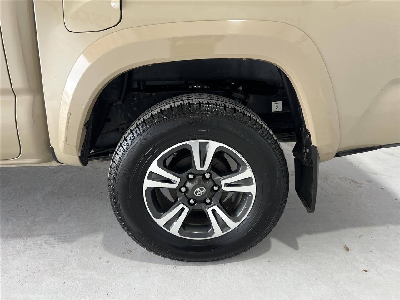 Toyota Tacoma SR5 Double Cab Long Bed V6 6AT 4WD 2017