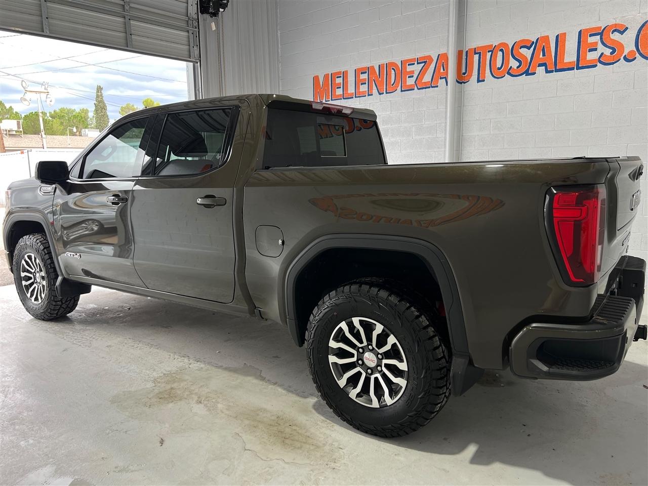 GMC Sierra 1500 AT4 Crew Cab 4WD 2023
