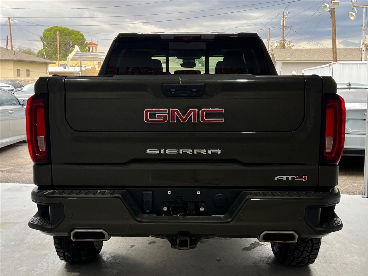 GMC Sierra 1500 AT4 Crew Cab 4WD 2023