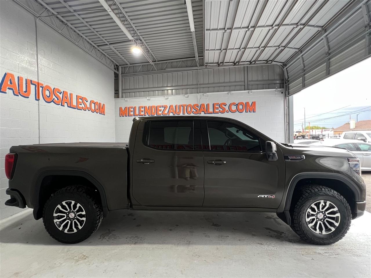 GMC Sierra 1500 AT4 Crew Cab 4WD 2023