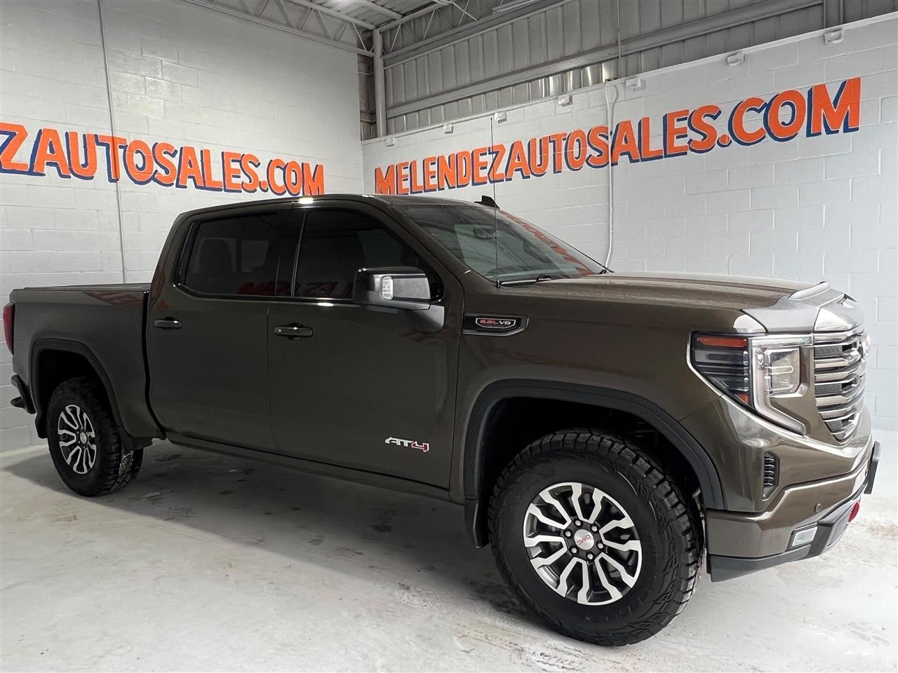 GMC Sierra 1500 AT4 Crew Cab 4WD 2023