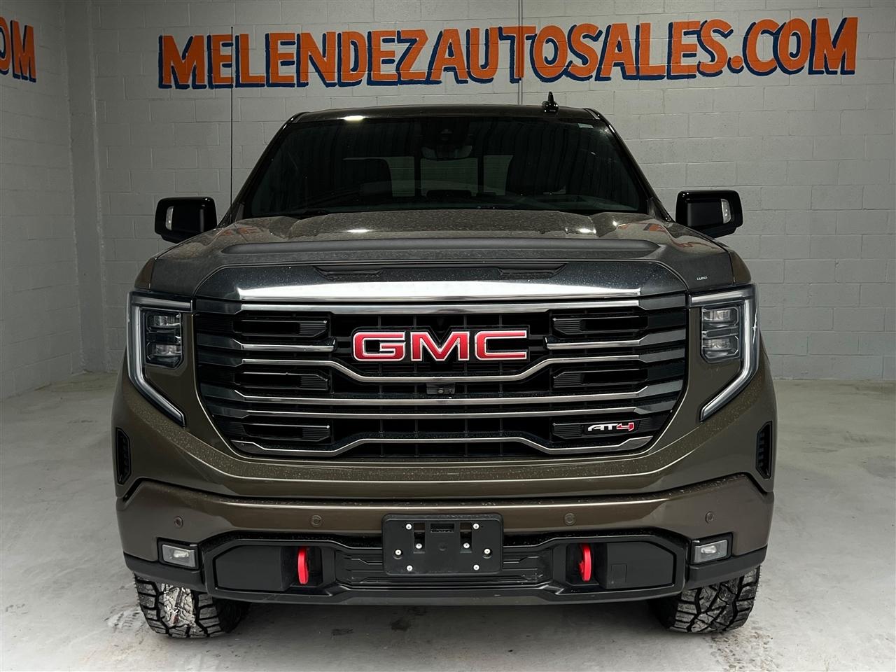 GMC Sierra 1500 AT4 Crew Cab 4WD 2023