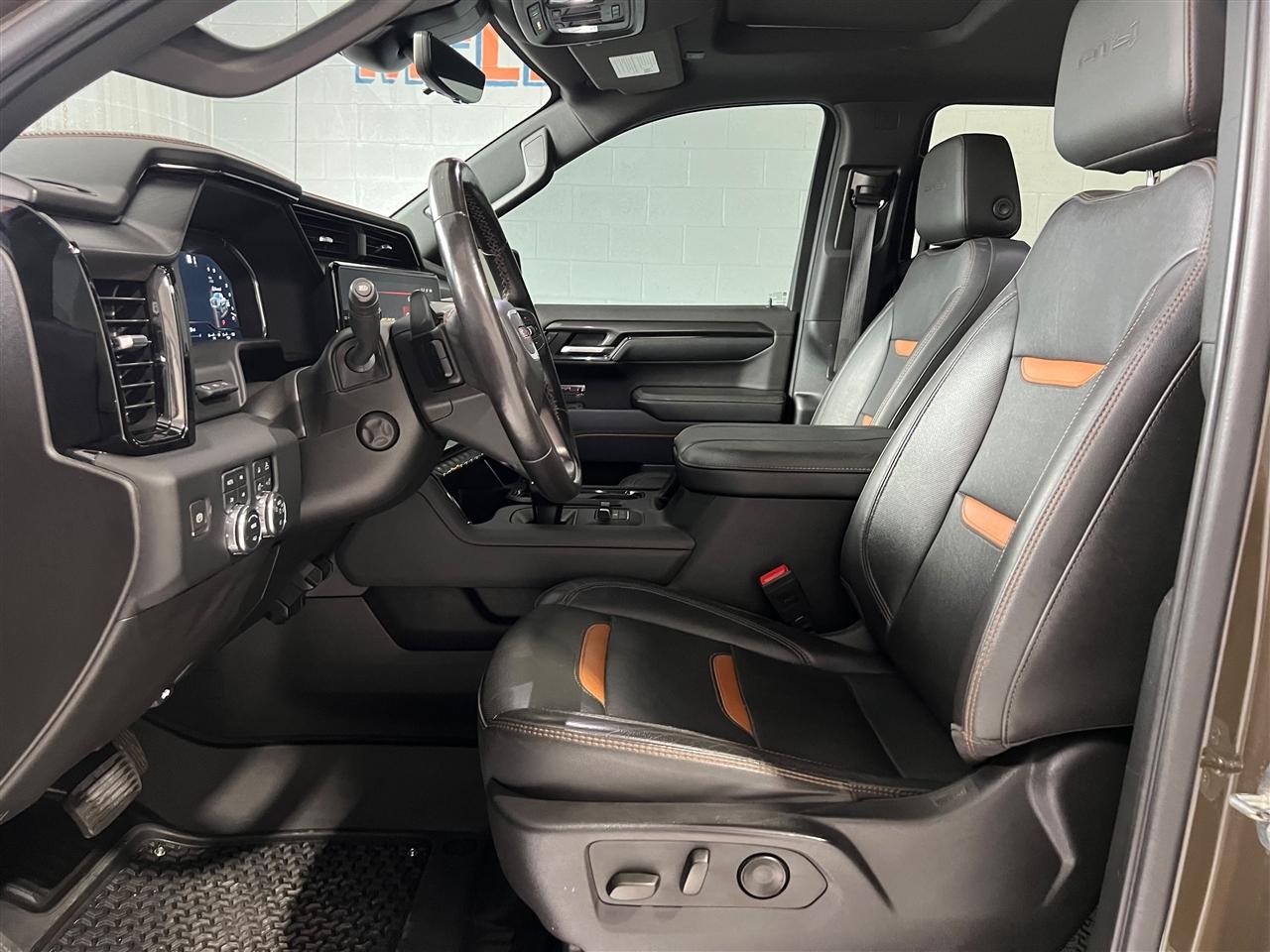 GMC Sierra 1500 AT4 Crew Cab 4WD 2023