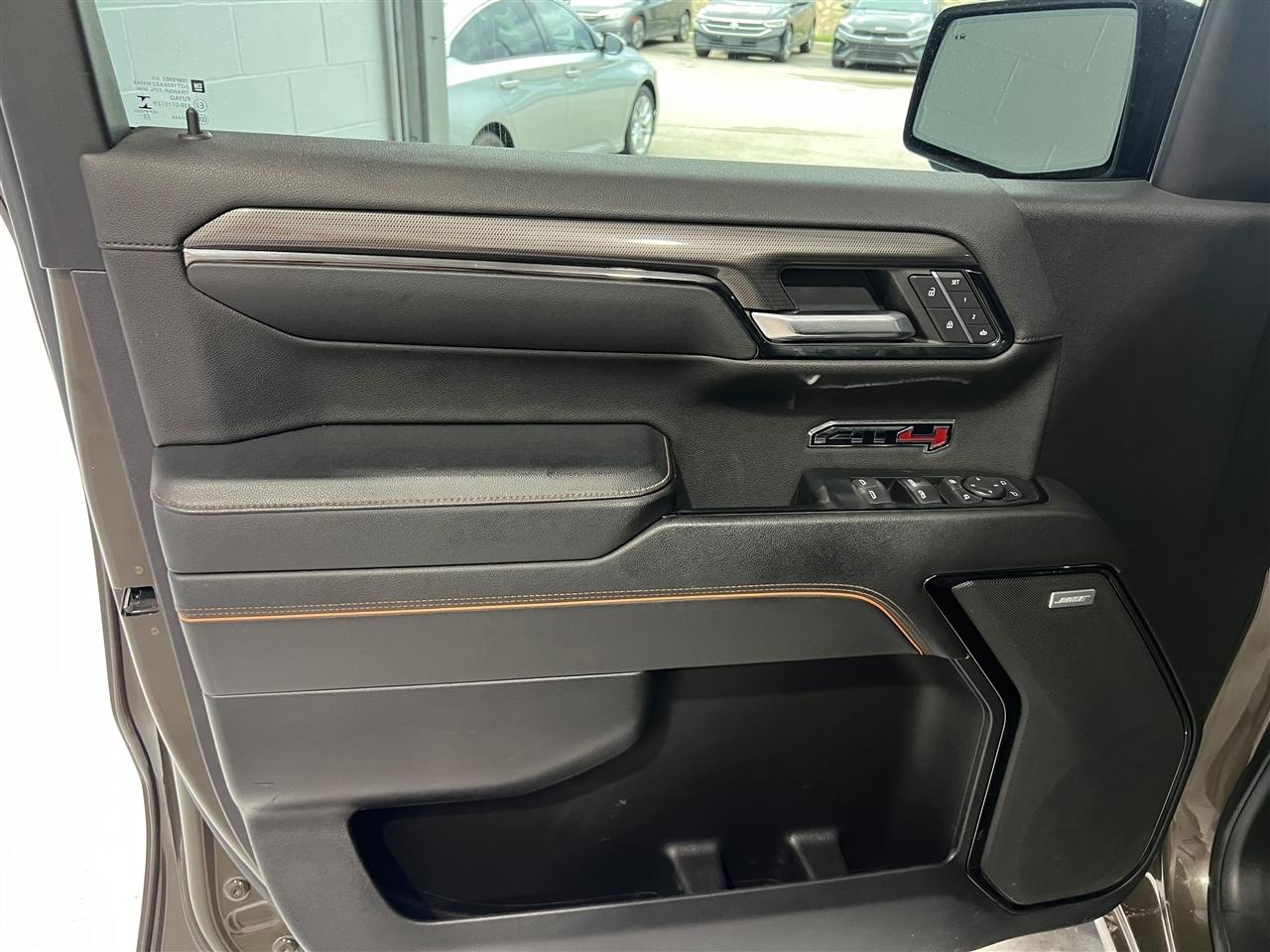 GMC Sierra 1500 AT4 Crew Cab 4WD 2023