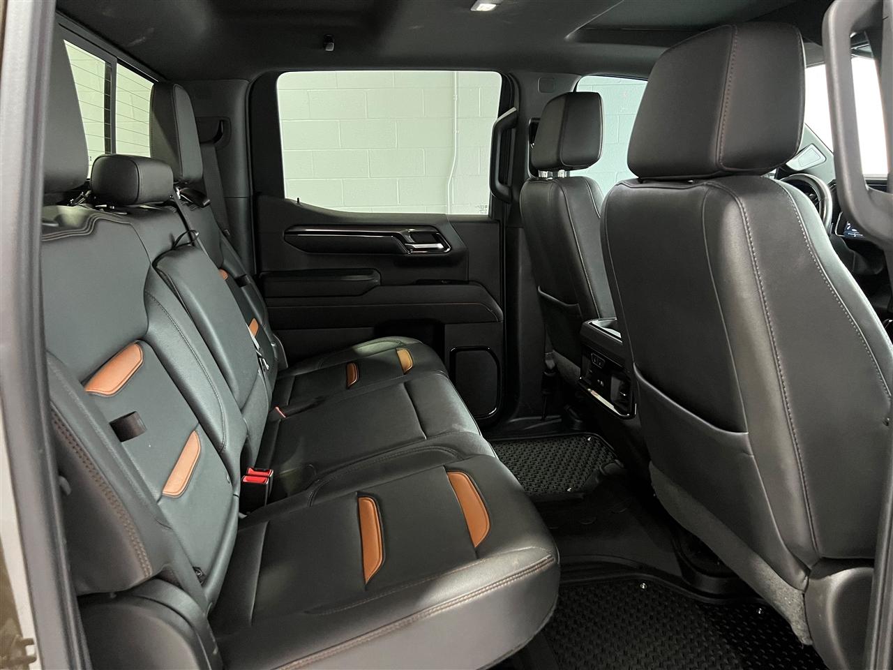 GMC Sierra 1500 AT4 Crew Cab 4WD 2023