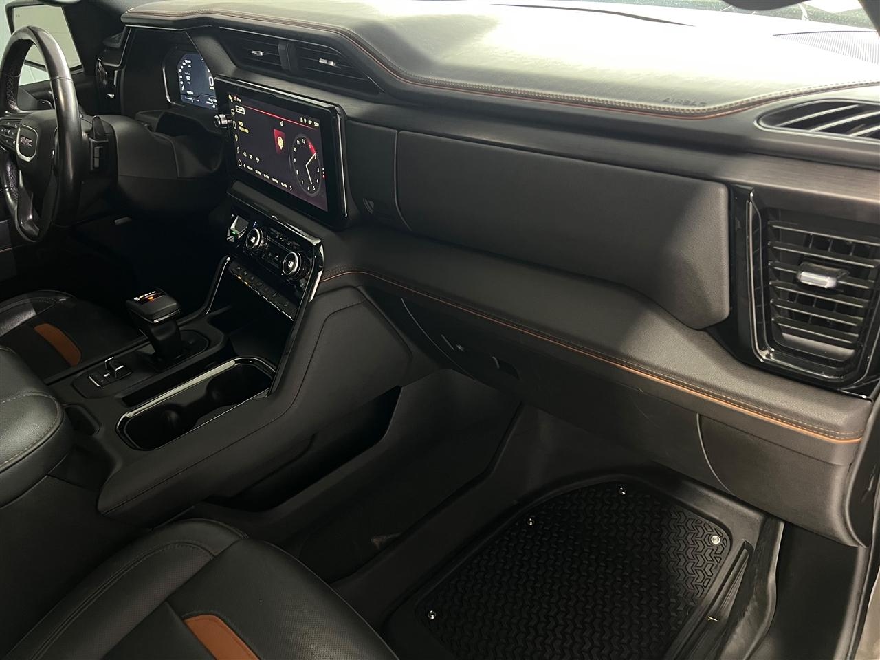 GMC Sierra 1500 AT4 Crew Cab 4WD 2023