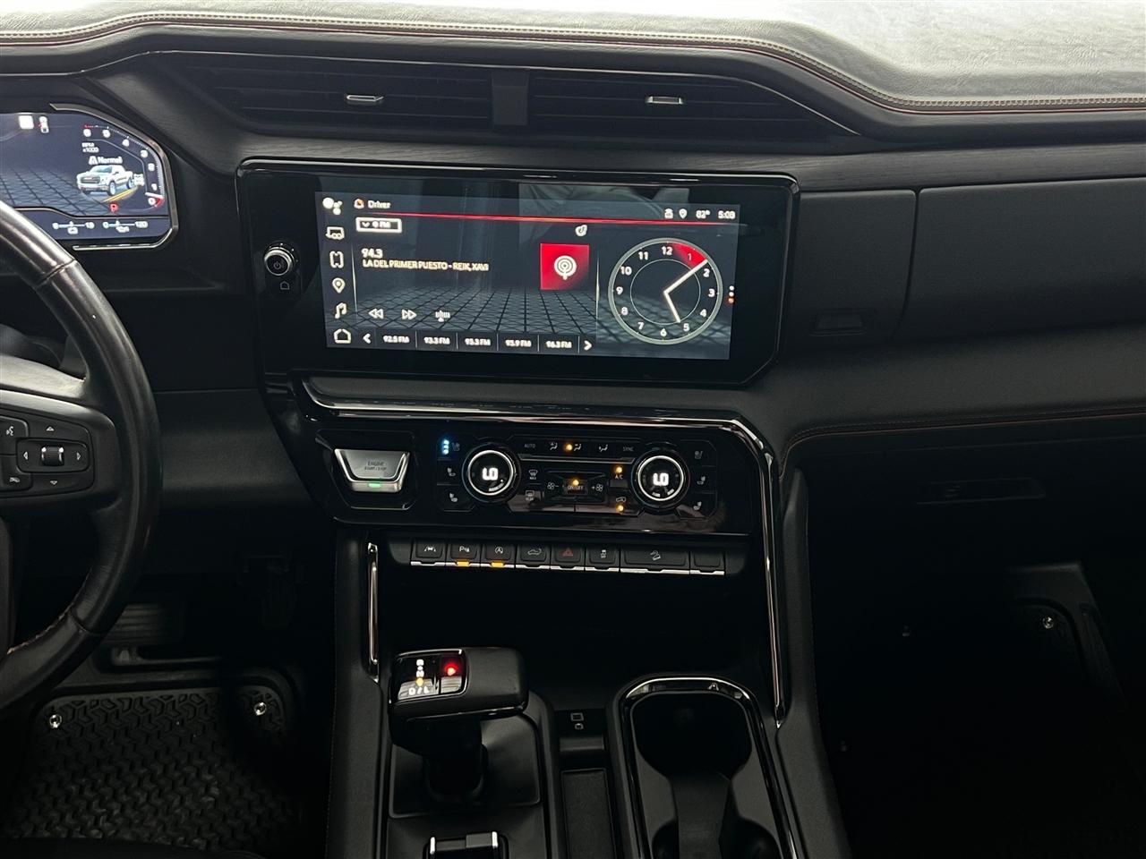 GMC Sierra 1500 AT4 Crew Cab 4WD 2023