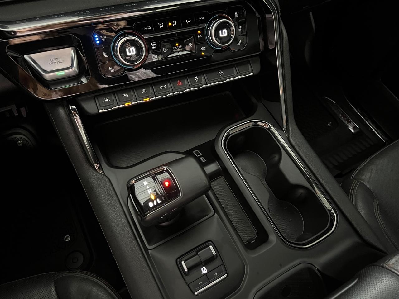 GMC Sierra 1500 AT4 Crew Cab 4WD 2023