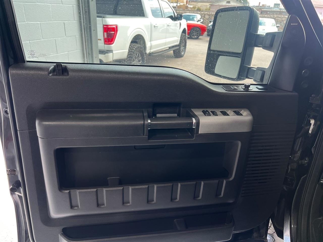 Ford F-250 SD Lariat Crew Cab 4WD 2015