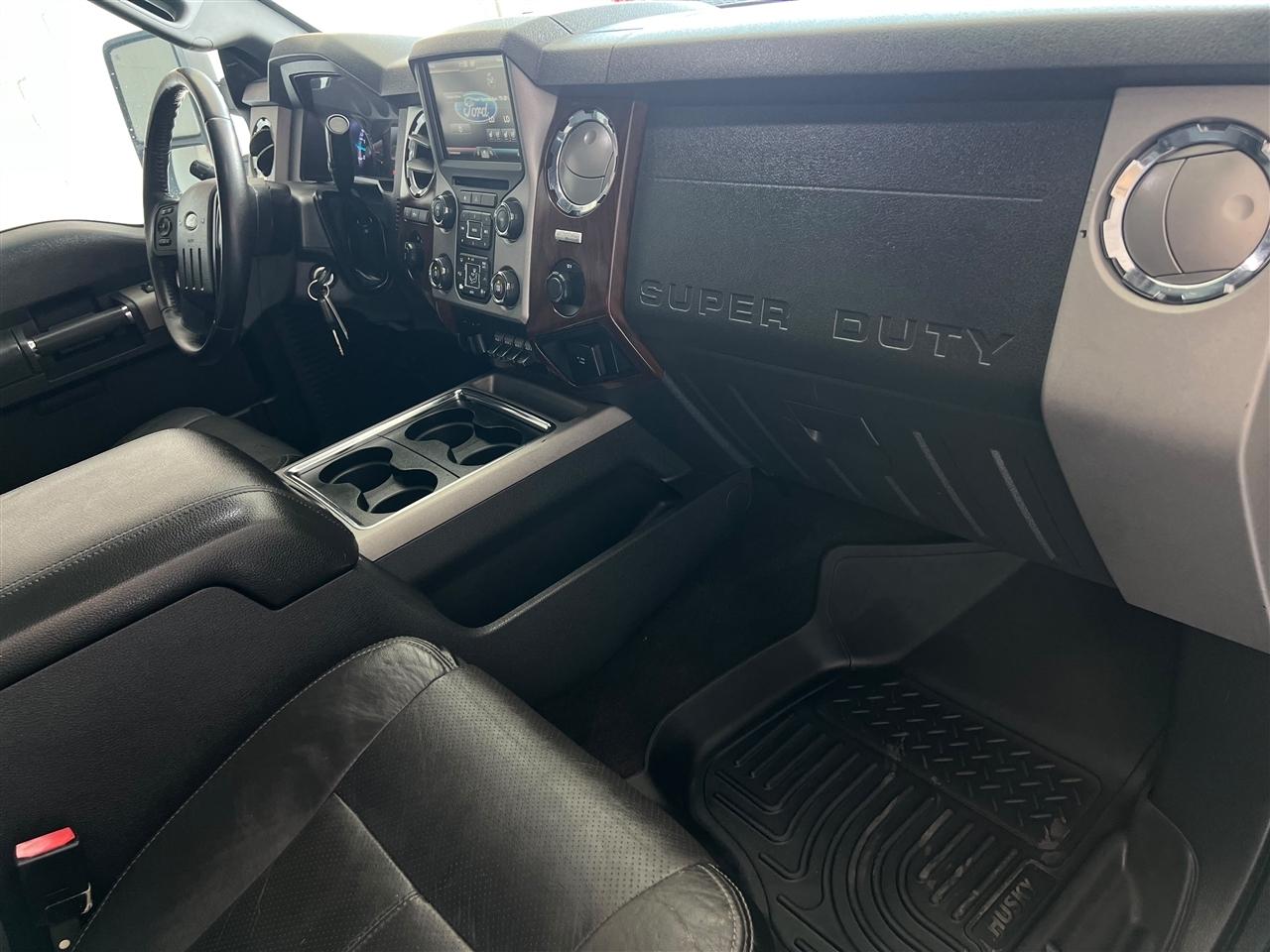 Ford F-250 SD Lariat Crew Cab 4WD 2015