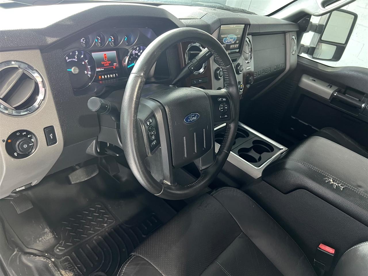 Ford F-250 SD Lariat Crew Cab 4WD 2015