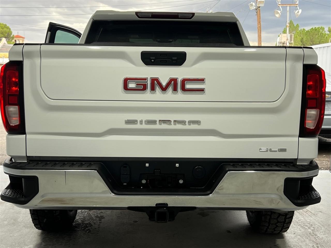 GMC Sierra 1500 SLE Crew Cab 4WD 2023
