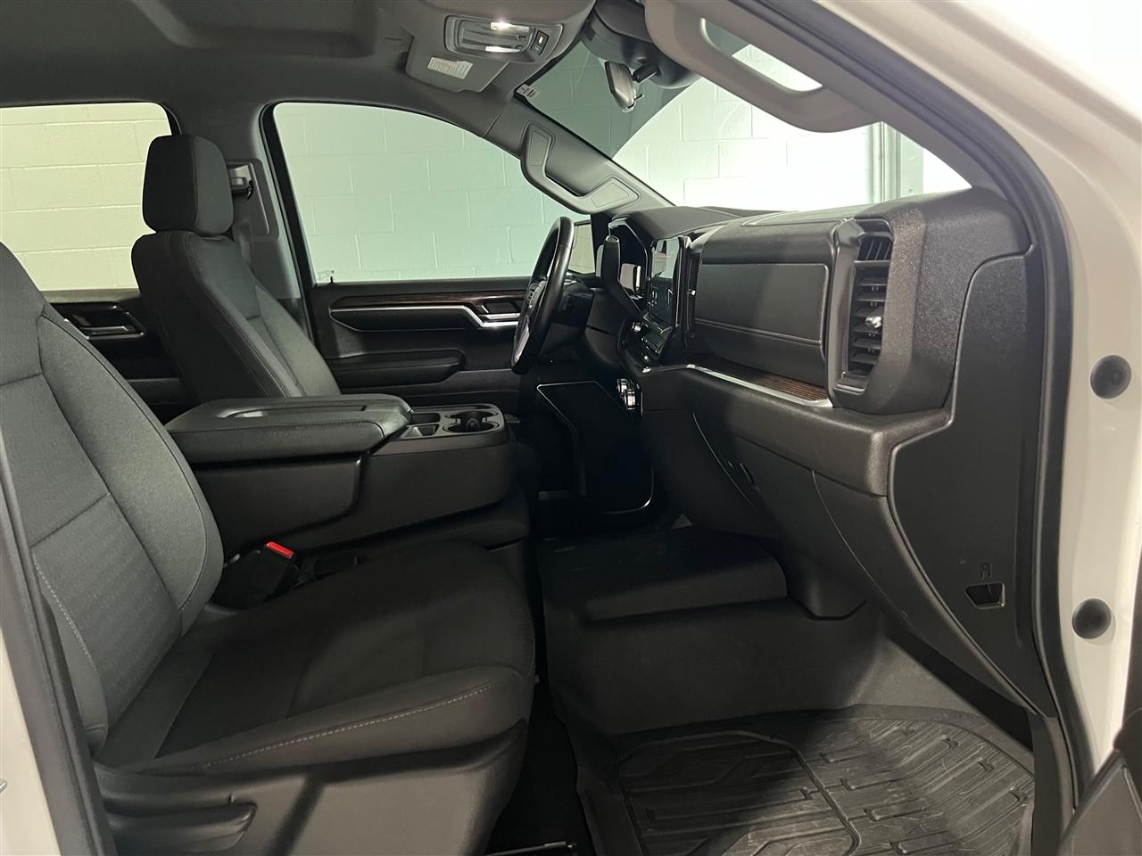 GMC Sierra 1500 SLE Crew Cab 4WD 2023